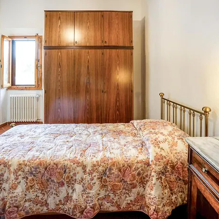 2 Bedroom Lovely In Il Ferrone Apartment